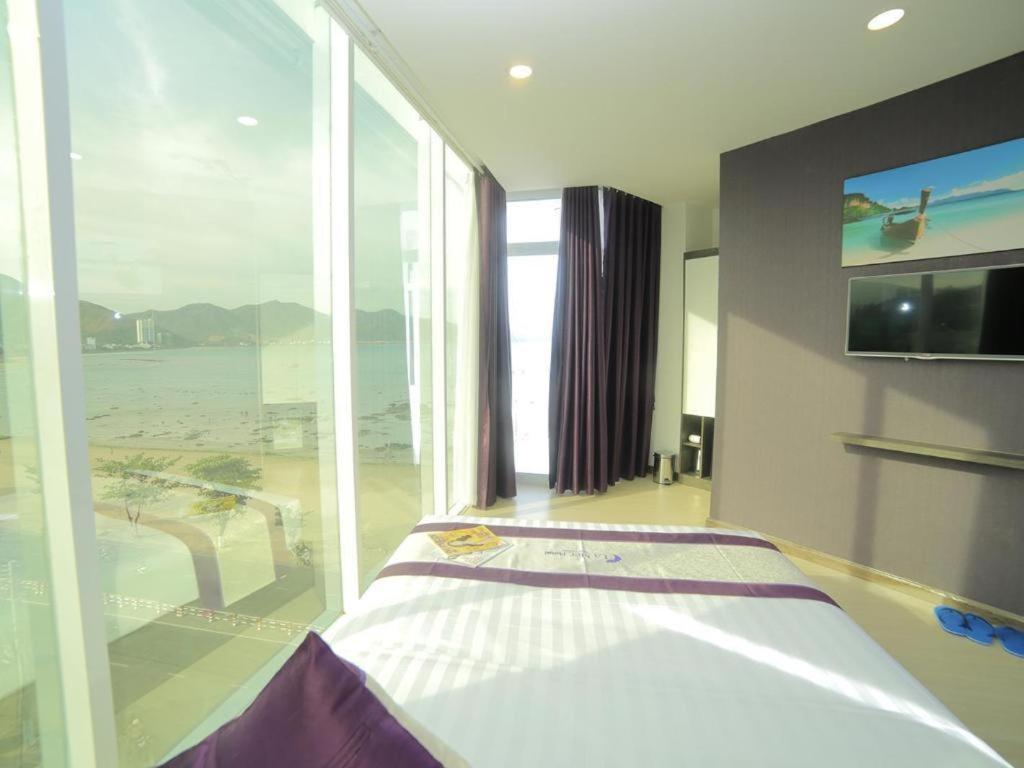 La Mer Hotel На Транг Екстериор снимка